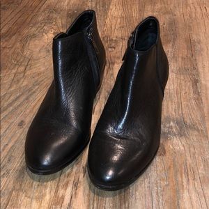 Black leather Sam Edelman booties